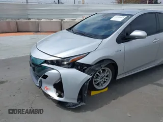 2017 Toyota Prius Plus z VIN JTDKARFPXH3053894, wystawiony jako IAAI lot #42208119 z przebiegiem 115 439 mil mil oraz . Historia ofert i sprzedaży dostępna na DreamBid. Obrazek 6.
