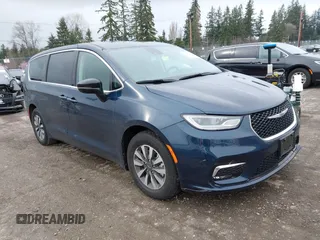 2024 Chrysler Pacifica Hybrid Select z VIN 2C4RC1S73RR188434, wystawiony jako IAAI lot #41857086 z przebiegiem 19 244 mil mil oraz . Historia ofert i sprzedaży dostępna na DreamBid. Obrazek 1.