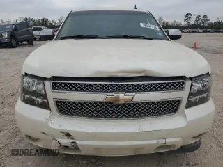 2008 Chevrolet Suburban LTZ с VIN 1GNFC16068R207781, выставлен на аукционе Copart как лот 86651134 с пробегом 121 112 миль миль и Чистый • Clean title. История ставок и продаж доступна на DreamBid. Изображение 5.