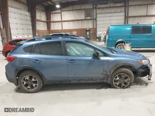 2020 Subaru Crosstrek Premium with VIN JF2GTAPC4L8202181, listed as a IAAI auction lot 41964713 with 33,172 mi miles. Bid and sale history available at carsss.com. Image 13.