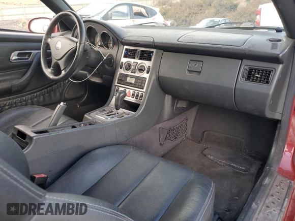 2002 Mercedes-Benz SLK-Class 2.3L Kompressor with VIN WDBKK49F62F246292, listed as a Copart auction lot 80231094 with 133,406 mi miles and Salvage Title. Bid and sale history available at carsss.com. Image 8.