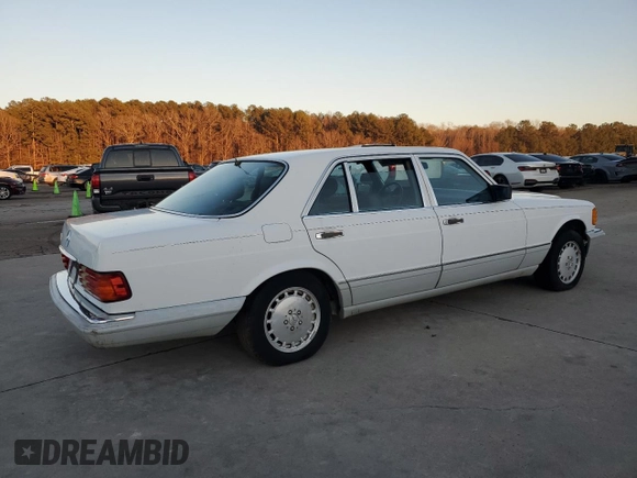 1989 Mercedes-Benz 560 with VIN WDBCA39E7KA453389, listed as a Copart auction lot 45884155 with 231,828 mi miles and Clean Title. Bid and sale history available at DreamBid. Image 3.