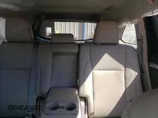 2019 Toyota Highlander LE z VIN 5TDZZRFH5KS360833, wystawiony jako Copart lot #52338595 z przebiegiem 34 386 mil mil oraz Szkoda całkowita • Salvage title. Historia ofert i sprzedaży dostępna na DreamBid. Obrazek 10.