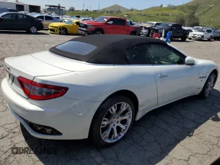 2015 Maserati GranTurismo Convertible Sport with VIN ZAM45MMA4F0140487, listed as a Copart auction lot 47414703 with 33,718 mi miles. Bid and sale history available at carsss.com. Image 3.
