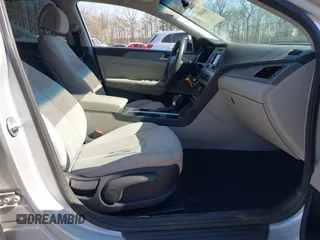 2015 Hyundai Sonata SE z VIN 5NPE24AF0FH161034, wystawiony jako IAAI lot #41640925 z przebiegiem 223 268 mil mil oraz . Historia ofert i sprzedaży dostępna na DreamBid. Obrazek 5.