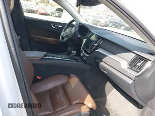2019 Volvo XC60 Momentum with VIN LYV102RK9KB206928, listed as a IAAI auction lot 41673598 with 25,512 mi miles and . Bid and sale history available at DreamBid. Image 5.
