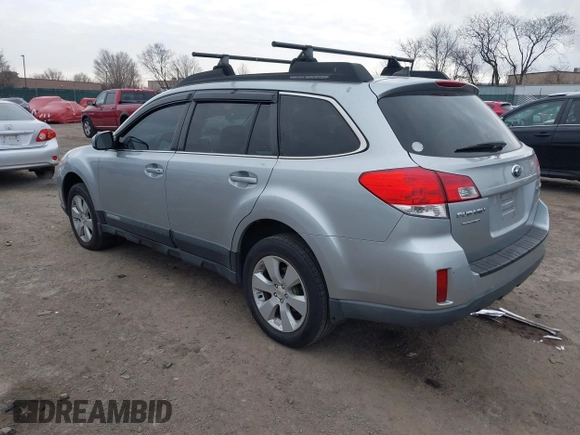 2012 Subaru Outback 2.5i Prem with VIN 4S4BRBFC3C1298792, listed as a IAAI auction lot 41353712 with 186,440 mi miles. Bid and sale history available at carsss.com. Image 3.