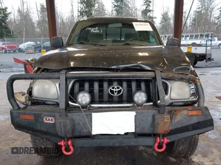 2004 Toyota Tacoma with VIN 5TEWN72N84Z336126, listed as a IAAI auction lot 41490400 with 243,647 mi miles and . Bid and sale history available at DreamBid. Image 12.