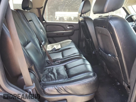 2008 Chevrolet Tahoe 2LT z VIN 1GNFC13058J109523, wystawiony jako Copart lot #53049875 z przebiegiem 212 520 mil mil oraz Szkoda całkowita • Salvage title. Historia ofert i sprzedaży dostępna na DreamBid. Obrazek 11.