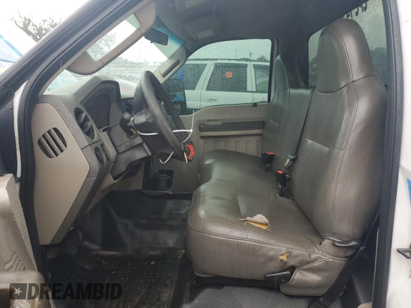 2009 Ford F-250 XL z VIN 1FTNF20549EB23067, wystawiony jako Copart lot #58130505 z przebiegiem 179 156 mil mil oraz Szkoda całkowita • Salvage title. Historia ofert i sprzedaży dostępna na DreamBid. Obrazek 7.