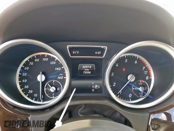 2015 Mercedes-Benz M 350 z VIN 4JGDA5JB9FA610926, wystawiony jako Copart lot #56190105 z przebiegiem 73 206 mil mil oraz Szkoda całkowita • Salvage title. Historia ofert i sprzedaży dostępna na DreamBid. Obrazek 9.