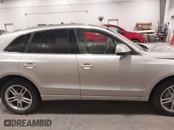 2014 Audi Q5 Premium Plus z VIN WA1LFAFP1EA075646, wystawiony jako IAAI lot #41528806 z przebiegiem 104 265 mil mil oraz . Historia ofert i sprzedaży dostępna na DreamBid. Obrazek 13.
