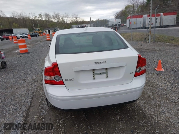 2007 Volvo S40 2.4L with VIN YV1MS390972278887, listed as a IAAI auction lot 42044268 with 150,958 mi miles. Bid and sale history available at carsss.com. Image 16.