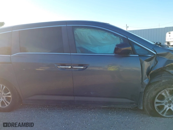 2013 Honda Odyssey EX-L with VIN 5FNRL5H67DB006888, listed as a IAAI auction lot 41246765 with 182,019 mi miles. Bid and sale history available at carsss.com. Image 13.