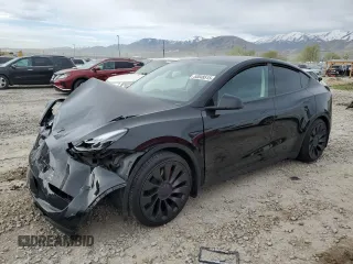 2024 Tesla Model Y Performance z VIN 7SAYGDEFXRF022186, wystawiony jako Copart lot #53048515 z przebiegiem Nie podano mil oraz Szkoda całkowita • Salvage title. Historia ofert i sprzedaży dostępna na DreamBid. Obrazek 1.