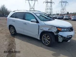 2011 Kia Sorento SX with VIN 5XYKWDA28BG129552, listed as a IAAI auction lot 41838774 with 161,028 mi miles. Bid and sale history available at carsss.com. Image 1.