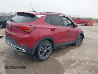 2020 Buick Encore GX Select z VIN KL4MMDSL1LB122826, wystawiony jako IAAI lot #41520875 z przebiegiem 65 805 mil mil oraz . Historia ofert i sprzedaży dostępna na DreamBid. Obrazek 4.