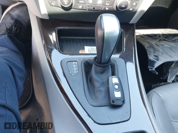 2010 BMW 3 Series 328i with VIN WBAPH5G54ANM34817, listed as a IAAI auction lot 42236730 with 121,871 mi miles and . Bid and sale history available at DreamBid. Image 11.