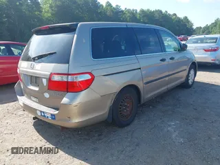 2005 Honda Odyssey LX z VIN 5FNRL38255B127485, wystawiony jako IAAI lot #42474675 z przebiegiem 243 904 mil mil oraz . Historia ofert i sprzedaży dostępna na DreamBid. Obrazek 4.
