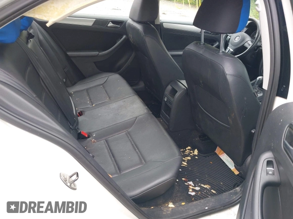 2014 Volkswagen Jetta SE with VIN 3VWD17AJ0EM371501, listed as a IAAI auction lot 42597170 with 166,686 mi miles and . Bid and sale history available at DreamBid. Image 8.