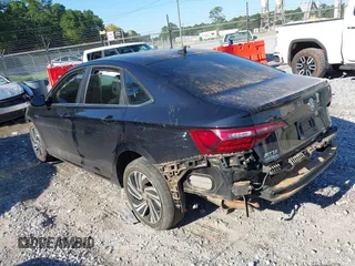 2020 Volkswagen Jetta SEL z VIN 3VWE57BU2LM093697, wystawiony jako IAAI lot #40437984 z przebiegiem 76 803 mil mil oraz . Historia ofert i sprzedaży dostępna na DreamBid. Obrazek 3.