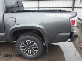 2020 Toyota Tacoma SR5 with VIN 5TFCZ5AN1LX227753, listed as a IAAI auction lot 41543939 with 35,860 mi miles and . Bid and sale history available at DreamBid. Image 19.