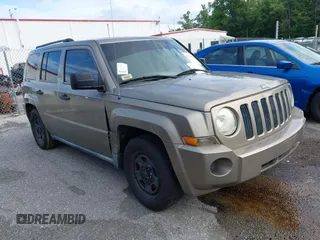 2008 Jeep Patriot Sport z VIN 1J8FT28W58D577920, wystawiony jako IAAI lot #42137576 z przebiegiem Nie podano mil oraz . Historia ofert i sprzedaży dostępna na DreamBid. Obrazek 1.