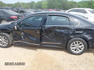 2017 Volkswagen Passat S z VIN 1VWAT7A31HC046232, wystawiony jako IAAI lot #42168299 z przebiegiem 88 658 mil mil oraz . Historia ofert i sprzedaży dostępna na DreamBid. Obrazek 6.