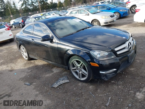 2013 Mercedes-Benz C 250 z VIN WDDGJ4HB0DG104144, wystawiony jako IAAI lot #41516124 z przebiegiem 117 916 mil mil oraz . Historia ofert i sprzedaży dostępna na DreamBid. Obrazek 1.