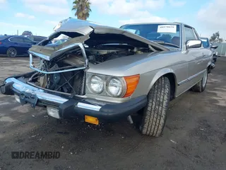 1988 Mercedes-Benz 560 with VIN WDBBA48D4JA080448, listed as a IAAI auction lot 40978039 with 40,237 mi miles. Bid and sale history available at carsss.com. Image 20.