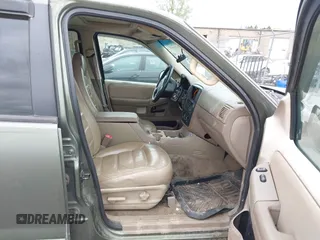 2002 Ford Explorer XLT с VIN 1FMZU73E92ZA86236, выставлен на аукционе IAAI как лот 42312213 с пробегом Не указан миль и . История ставок и продаж доступна на DreamBid. Изображение 5.