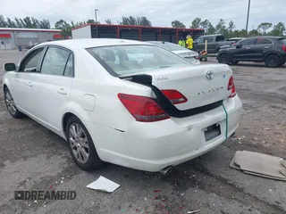 2010 Toyota Avalon XL with VIN 4T1BK3DB8AU354533, listed as a IAAI auction lot 41802797 with 117,956 mi miles and . Bid and sale history available at carsss.com. Image 17.