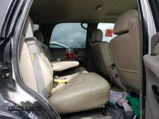 2002 GMC Yukon SLT z VIN 1GKEK13Z52R197329, wystawiony jako Copart lot #53345605 z przebiegiem 307 578 mil mil oraz Czysty tytuł • Clean title. Historia ofert i sprzedaży dostępna na DreamBid. Obrazek 11.