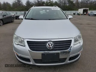 2009 Volkswagen Passat z VIN WVWXK73C39E138994, wystawiony jako Copart lot #70876274 z przebiegiem 118 057 mil mil oraz Czysty tytuł • Clean title. Historia ofert i sprzedaży dostępna na DreamBid. Obrazek 5.