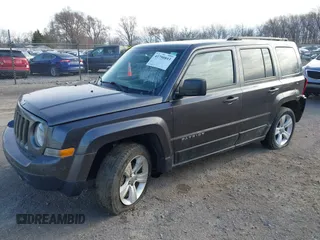 2016 Jeep Patriot High Altitude z VIN 1C4NJPFA5GD543228, wystawiony jako IAAI lot #41790893 z przebiegiem 109 949 mil mil oraz . Historia ofert i sprzedaży dostępna na DreamBid. Obrazek 2.