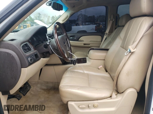 2008 GMC Yukon Denali with VIN 1GKFK63898J117949, listed as a Copart auction lot 52685705 with 179,254 mi miles and Salvage title. Bid and sale history available at DreamBid. Image 7.