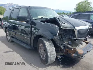 2004 Lincoln Navigator Luxury z VIN 5LMFU28R74LJ01322, wystawiony jako IAAI lot #42350030 z przebiegiem Nie podano mil oraz . Historia ofert i sprzedaży dostępna na DreamBid. Obrazek 1.