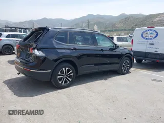 2022 Volkswagen Tiguan S z VIN 3VV1B7AX5NM056766, wystawiony jako IAAI lot #42024519 z przebiegiem 97 548 mil mil oraz . Historia ofert i sprzedaży dostępna na DreamBid. Obrazek 13.