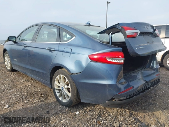 2019 Ford Fusion SE with VIN 3FA6P0LU1KR108172, listed as a IAAI auction lot 42080848 with 201,360 mi miles and . Bid and sale history available at DreamBid. Image 3.