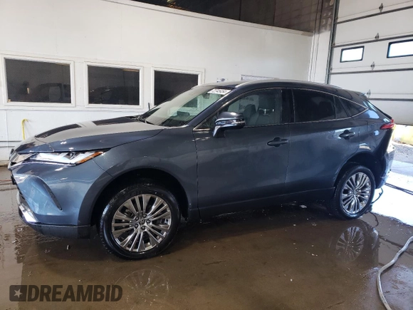 2024 Toyota Venza LE with VIN JTEAAAAH9RJ160330, listed as a Copart auction lot 72745454 with 5,620 mi miles and Salvage Title. Bid and sale history available at carsss.com. Image 1.