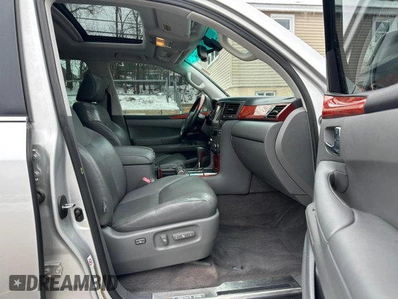 2008 Lexus LX 570 with VIN JTJHY00W384010538, listed as a Copart auction lot 45360265 with 176,672 mi miles and Clean Title. Bid and sale history available at carsss.com. Image 6.
