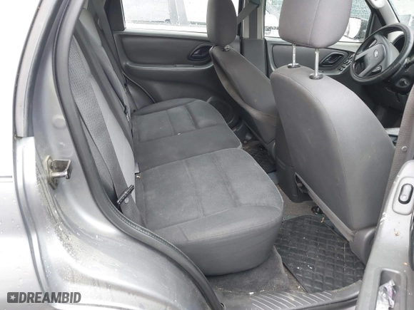 2007 Ford Escape XLS with VIN 1FMYU92Z37KB16651, listed as a IAAI auction lot 41986040 with 119,286 mi miles. Bid and sale history available at carsss.com. Image 8.