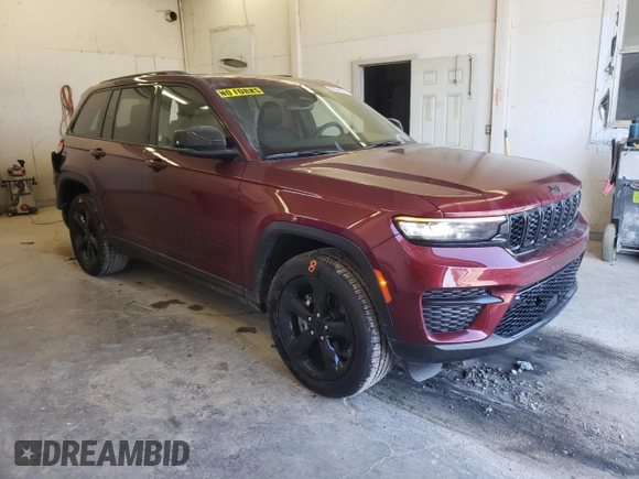 2023 Jeep Grand Cherokee Laredo with VIN 1C4RJGAG4PC595307, listed as a Copart auction lot 70493813 with 11,792 mi miles and Clean title. Bid and sale history available at DreamBid. Image 4.