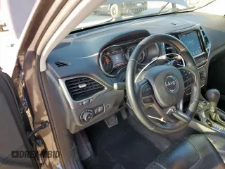 2019 Jeep Cherokee Limited z VIN 1C4PJLDB3KD275284, wystawiony jako Copart lot #51653855 z przebiegiem 124 079 mil mil oraz Czysty tytuł • Clean title. Historia ofert i sprzedaży dostępna na DreamBid. Obrazek 8.