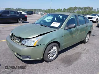 2008 Ford Focus SE with VIN 1FAHP35N98W252459, listed as a IAAI auction lot 42020107 with 173,210 mi miles. Bid and sale history available at carsss.com. Image 2.