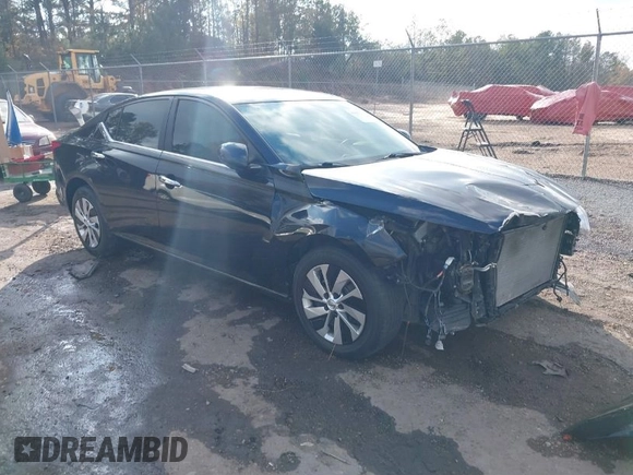 2020 Nissan Altima 2.5 S with VIN 1N4BL4BV5LC212370, listed as a IAAI auction lot 41015332 with 87,999 mi miles. Bid and sale history available at carsss.com. Image 1.