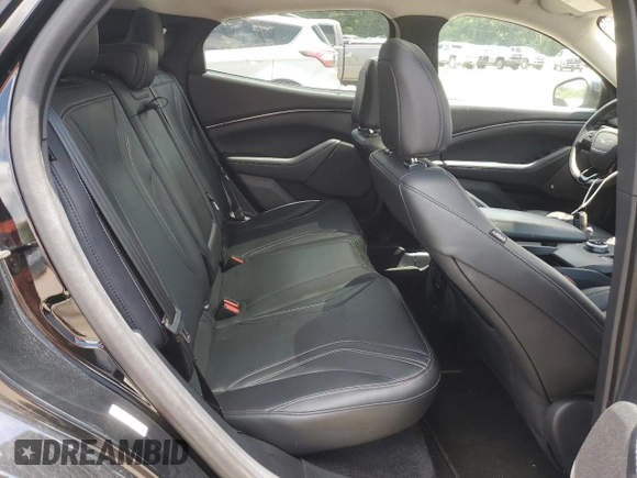 2023 Ford Mustang Mach-E Premium z VIN 3FMTK3SU9PMA83455, wystawiony jako Copart lot #64945095 z przebiegiem 52 540 mil mil oraz Czysty tytuł • Clean title. Historia ofert i sprzedaży dostępna na DreamBid. Obrazek 11.
