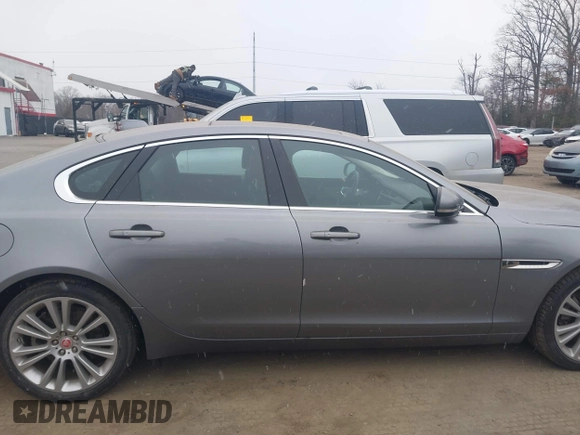 2020 Jaguar XF with VIN SAJBK4FX3LCY83949, listed as a IAAI auction lot 41534382 with 21,218 mi miles and . Bid and sale history available at DreamBid. Image 13.