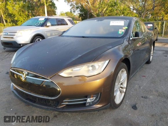 2014 Tesla Model S 60 z VIN 5YJSA1H19EFP51406, wystawiony jako IAAI lot #41561395 z przebiegiem Nie podano mil oraz . Historia ofert i sprzedaży dostępna na DreamBid. Obrazek 11.