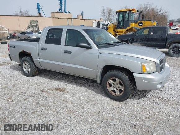 2006 Dodge Dakota SLT with VIN 1D7HW48N06S605938, listed as a IAAI auction lot 41669424 with 193,069 mi miles. Bid and sale history available at carsss.com. Image 1.